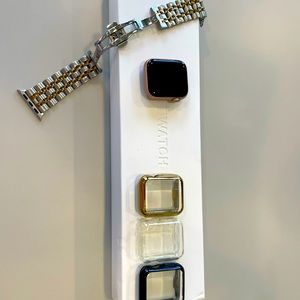 Apple Watch - Rose Gold - Like New - Series 5 - 40mm